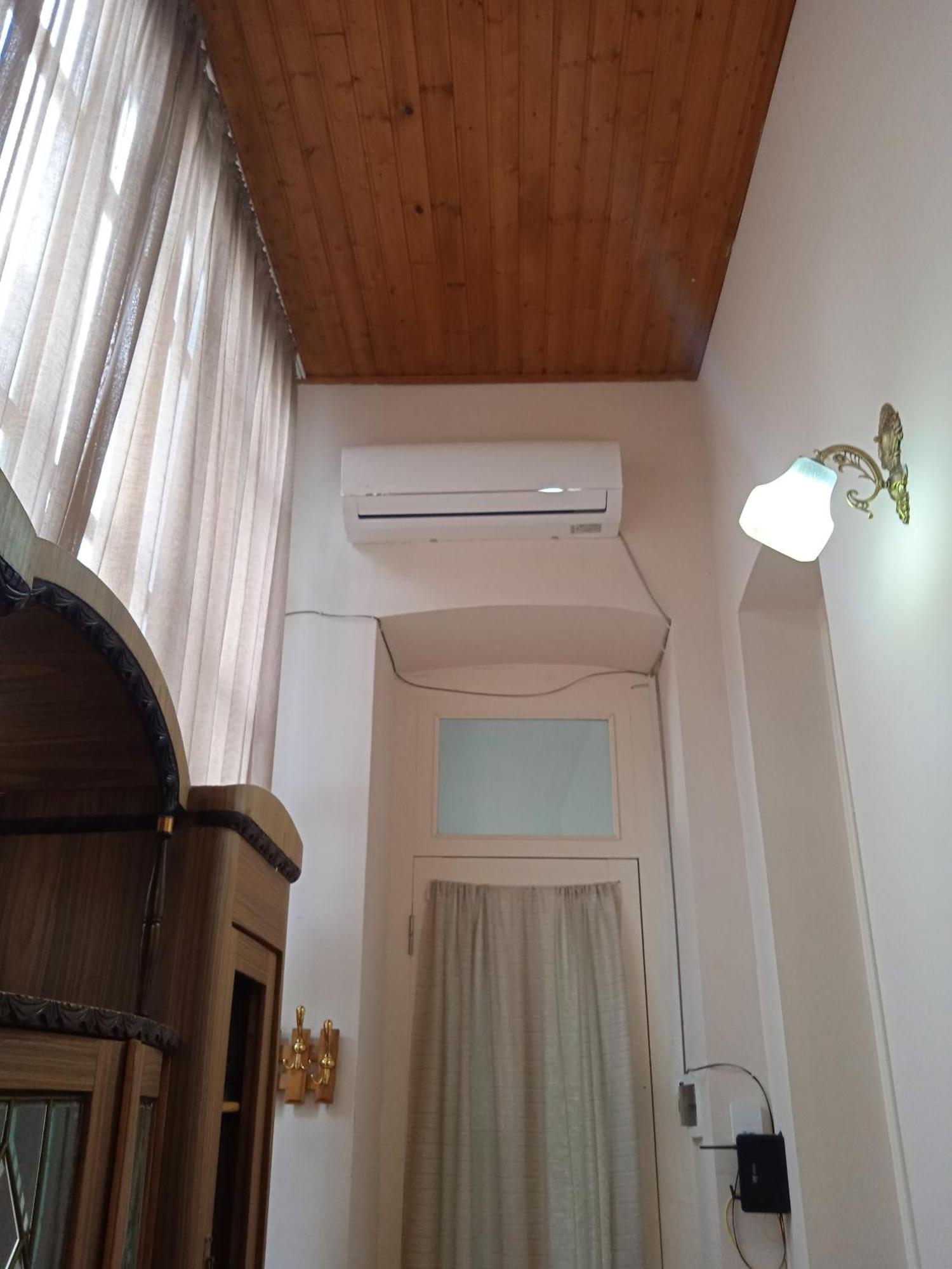 Smoking Lion Apartment Tbilisi Luaran gambar